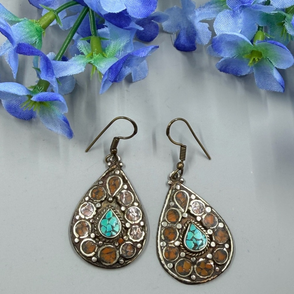 Alpaca Mexico Signed Turquoise Stone Chip Teardrop Dangle Earrings